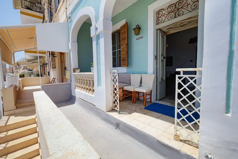 Townhouse courtyard and entrance
